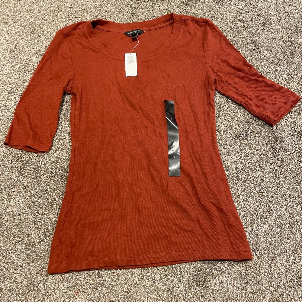 RIBBED ELBOW-SLEEVE T-SHIRT